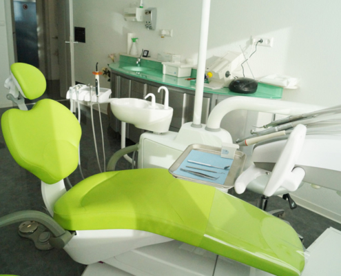 Hochwertige Technik für ausgezeichnete Zahnbehandlungen in der Zahnarztpraxis am Römerkastell im Hallschlag in Bad Canstatt