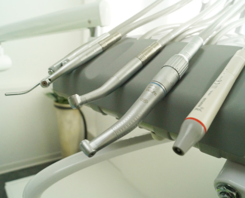 Hochwertige Technik für ausgezeichnete Zahnbehandlungen in der Zahnarztpraxis am Römerkastell im Hallschlag in Bad Canstatt